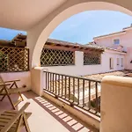 Guesthost - Two-levels With Balconies And Parking