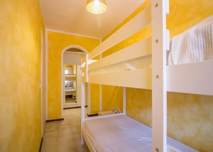 شقة Guesthost - Two-levels With Balconies And Parking بورتو كيرفو