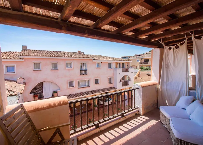 Guesthost - Two-levels With Balconies And Parking Porto Cervo
