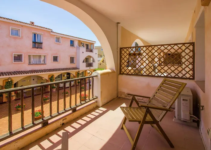 Guesthost - Two-levels With Balconies And Parking شقة بورتو كيرفو