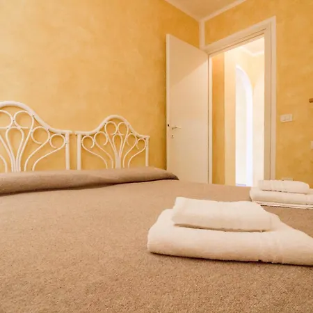 Two-levels With Balconies And Parking Daire Porto Cervo