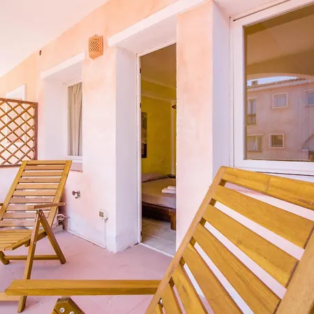 Two-levels With Balconies And Parking Daire Porto Cervo