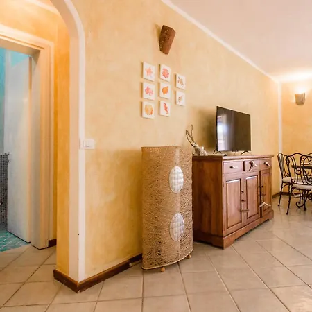 Apartment Guesthost - Two-levels With Balconies And Parking *