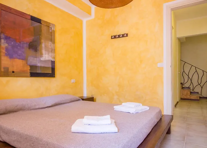 Apartment Guesthost - Two-levels With Balconies And Parking