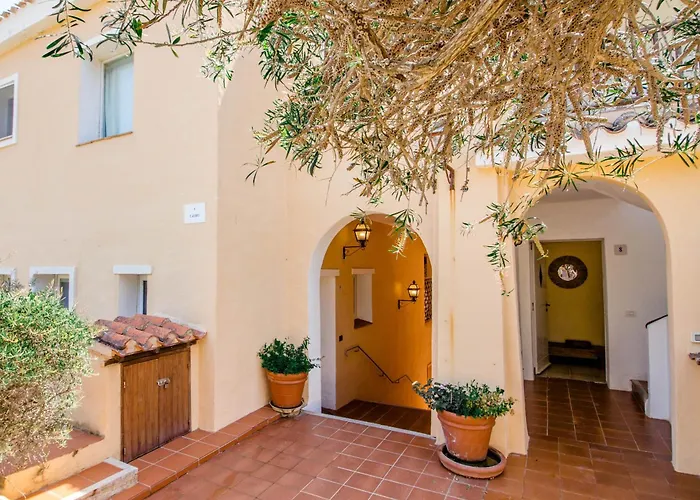 Guesthost - Two-levels With Balconies And Parking Lejlighed *