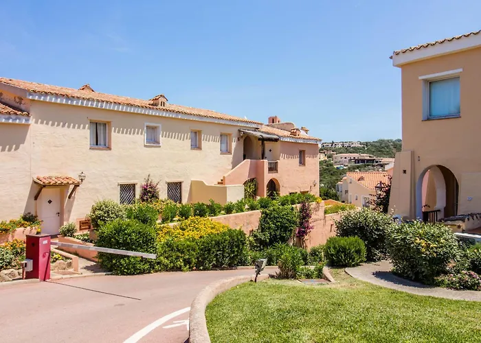 Guesthost - Two-levels With Balconies And Parking Porto Cervo