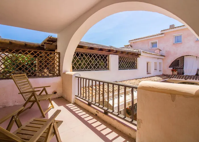 Guesthost - Two-levels With Balconies And Parking